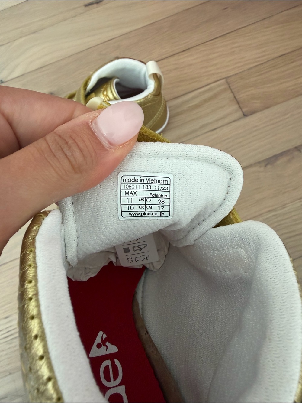 NIB PLAE MAX gold high top Kids Sneakers new size 11 - Picture 3 of 5